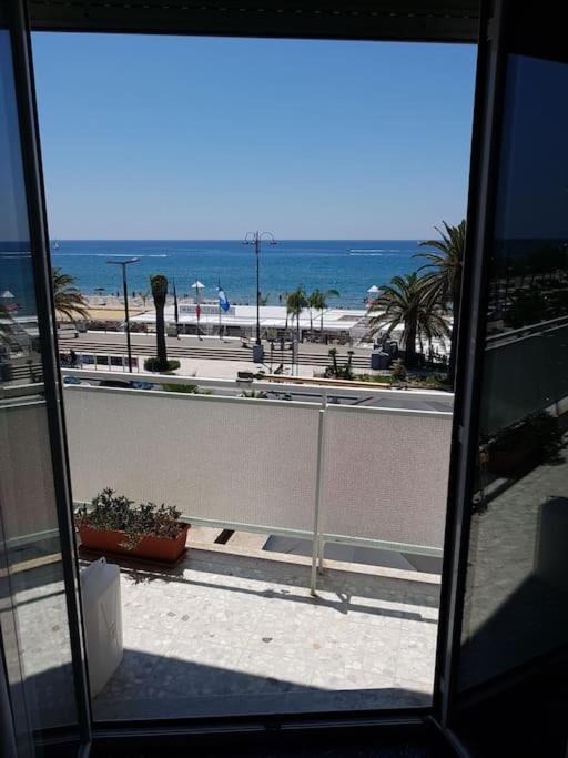 Ferienwohnung Casa Al Mare - Lido Terracina Exterior foto